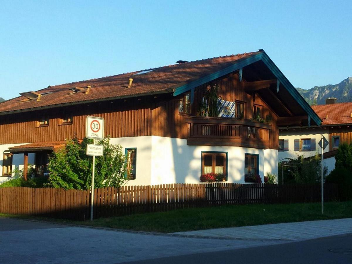 Kreuz *